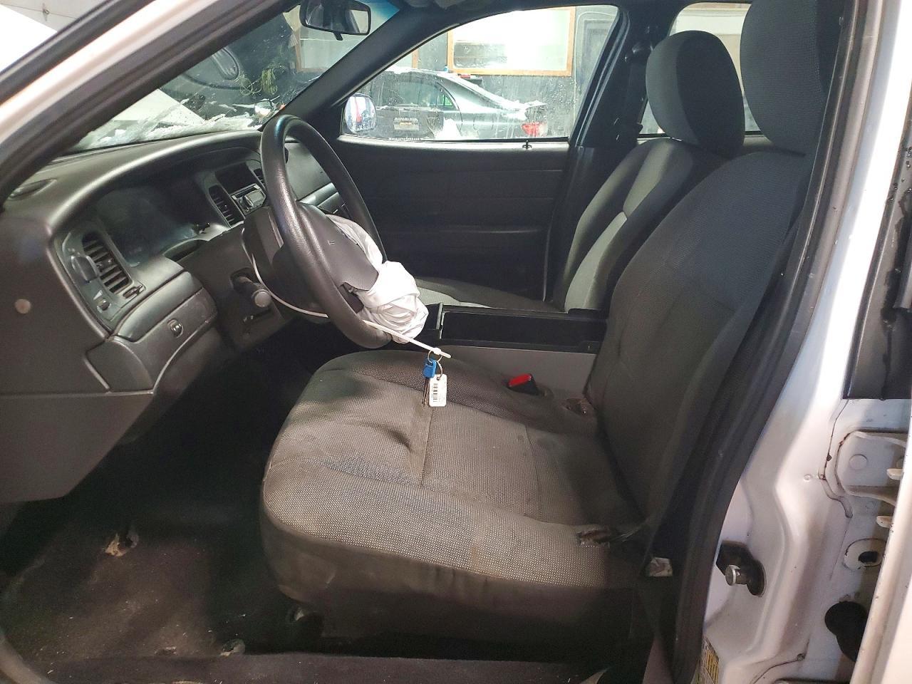 2011 FORD Crown Victoria