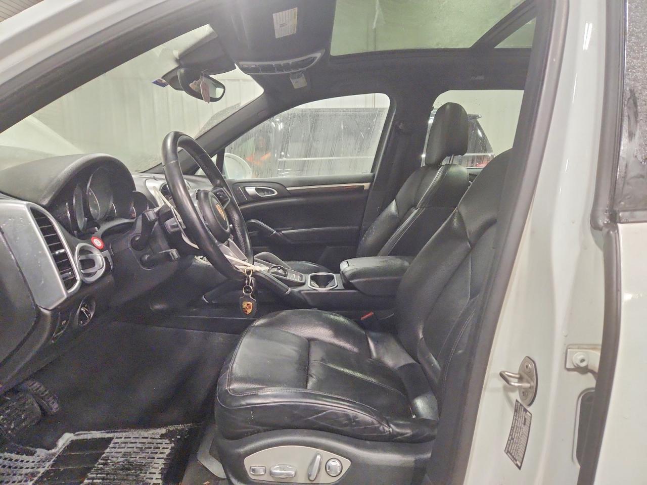 2016 PORSCHE CAYENNE