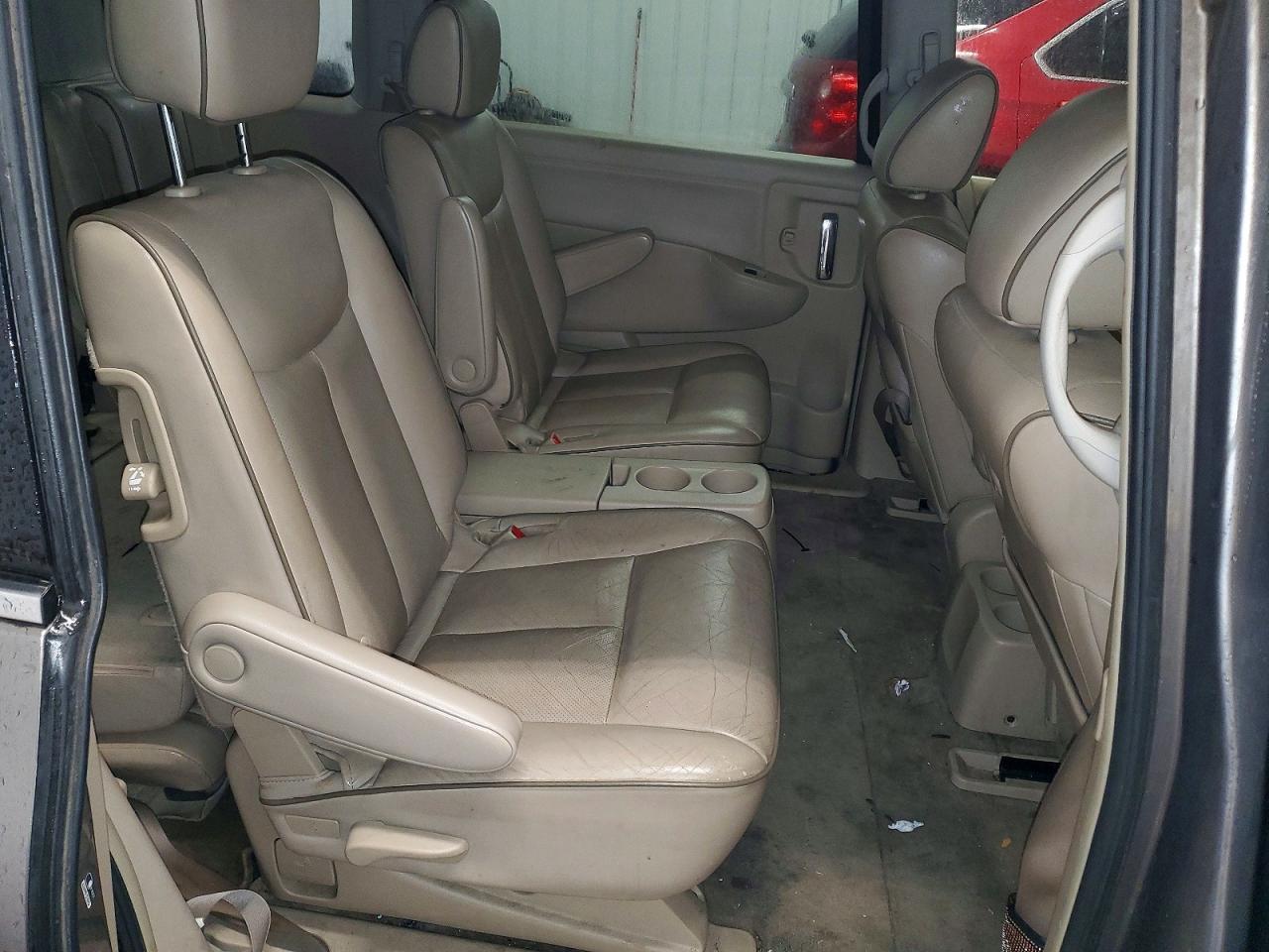 2014 NISSAN Quest