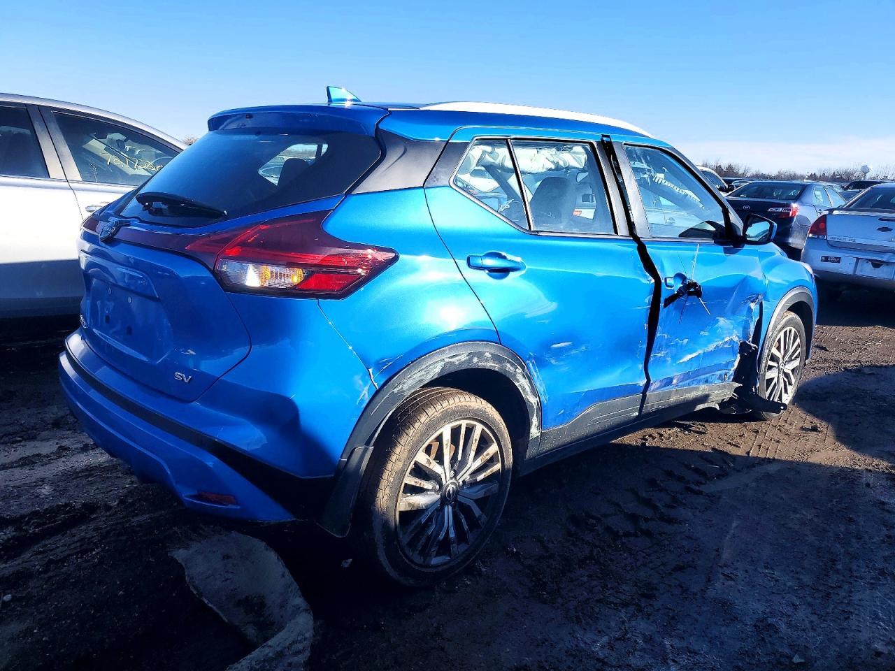 2024 NISSAN KICKS