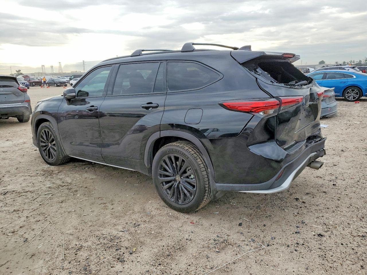2023 TOYOTA HIGHLANDER