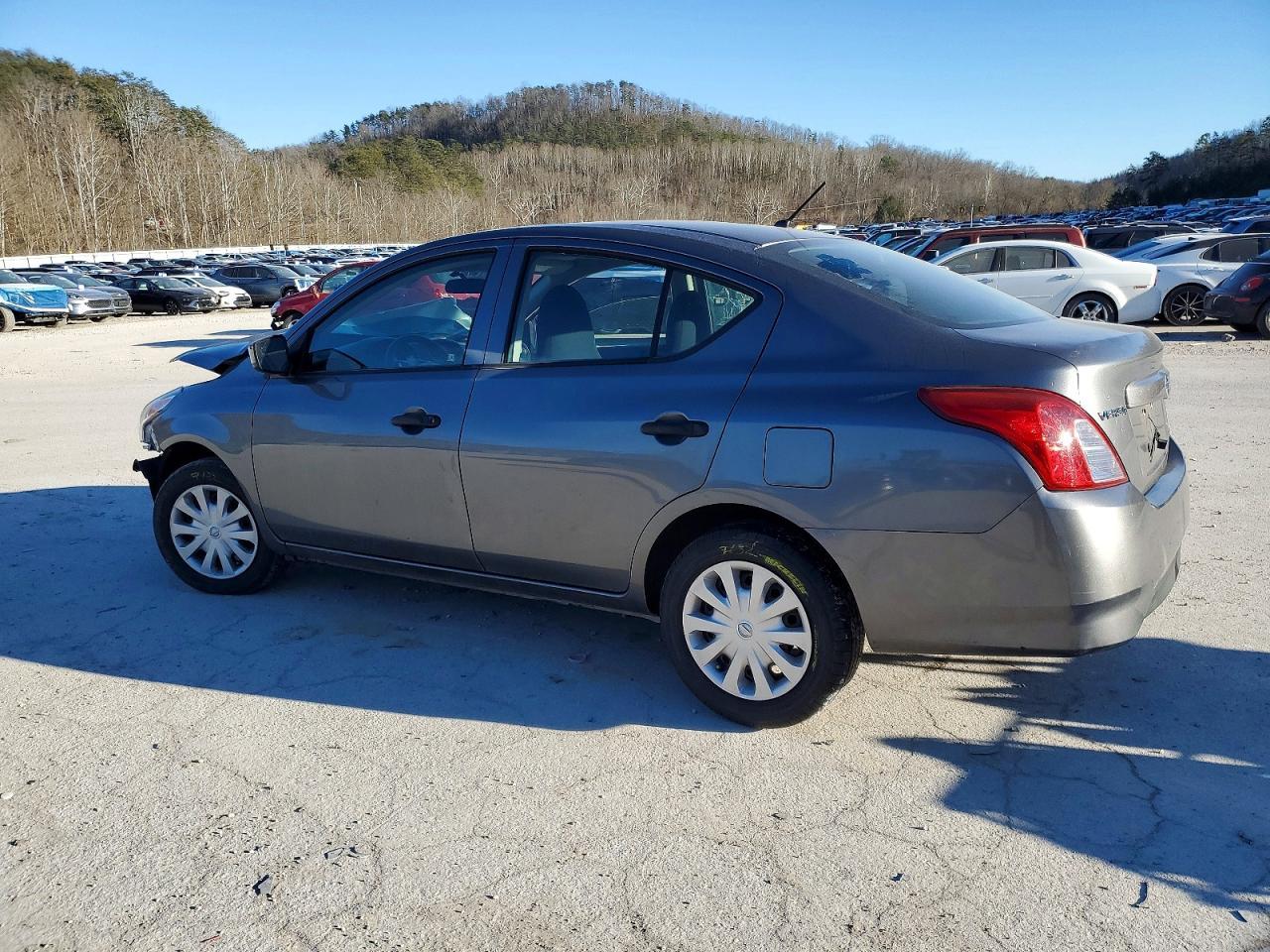 2017 NISSAN VERSA
