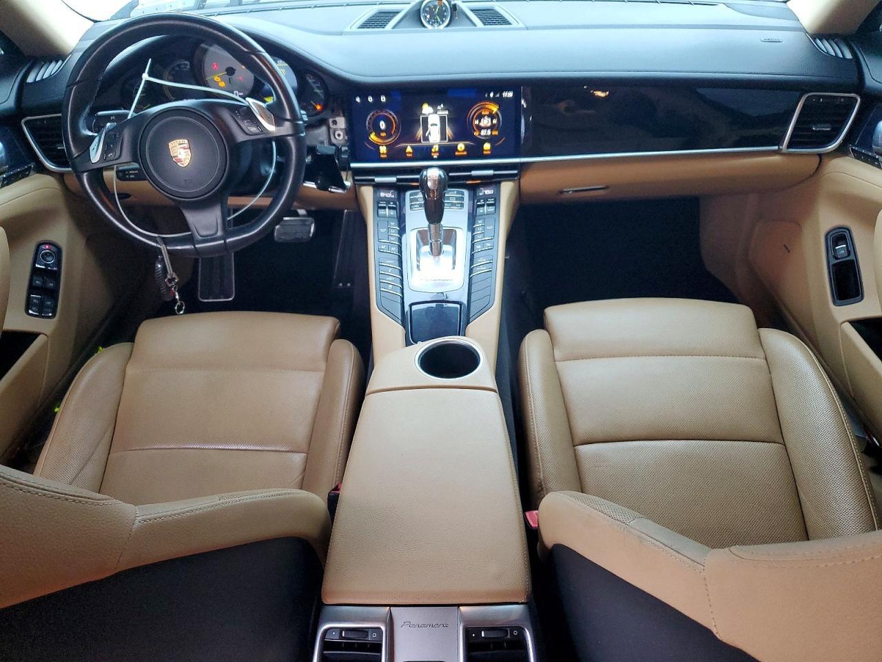 2015 PORSCHE Panamera