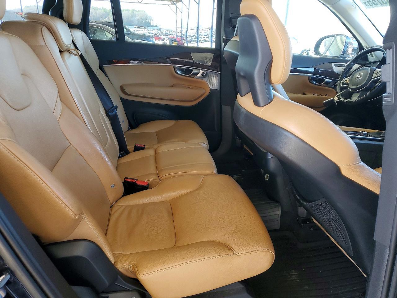 2016 VOLVO XC90