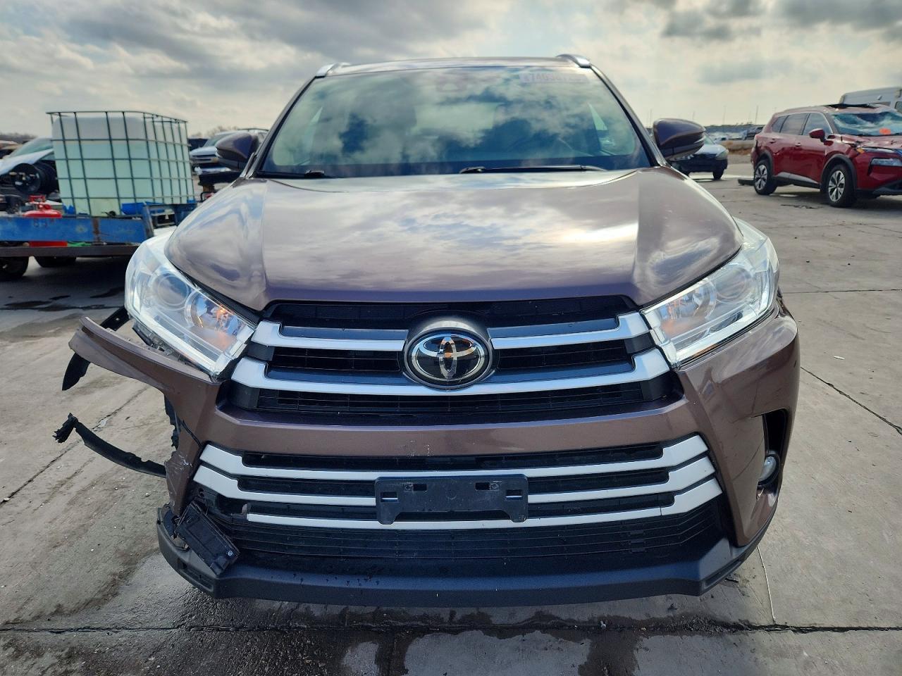 2017 TOYOTA HIGHLANDER