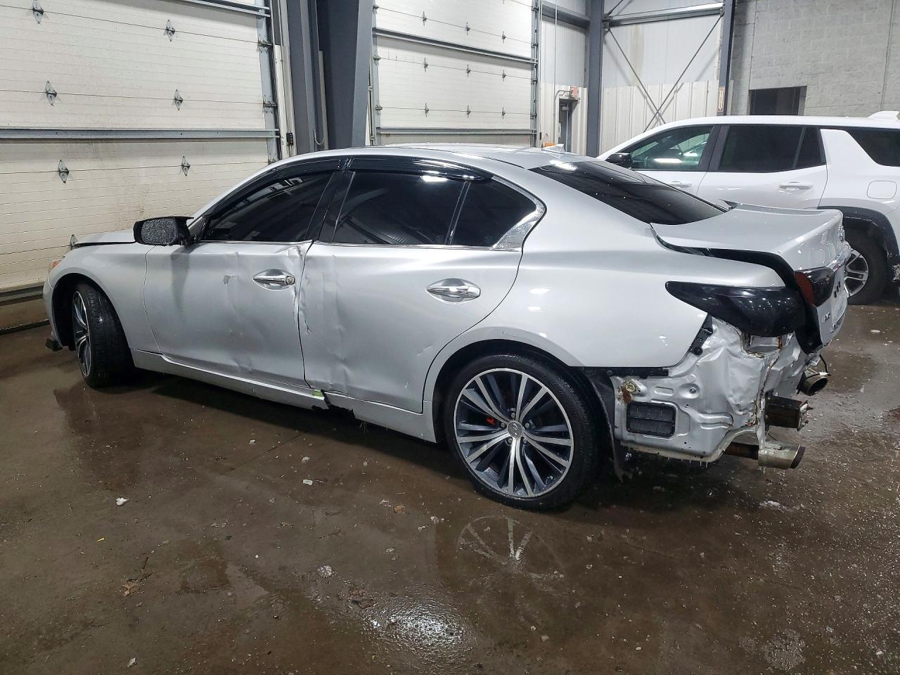 2015 INFINITI Q50