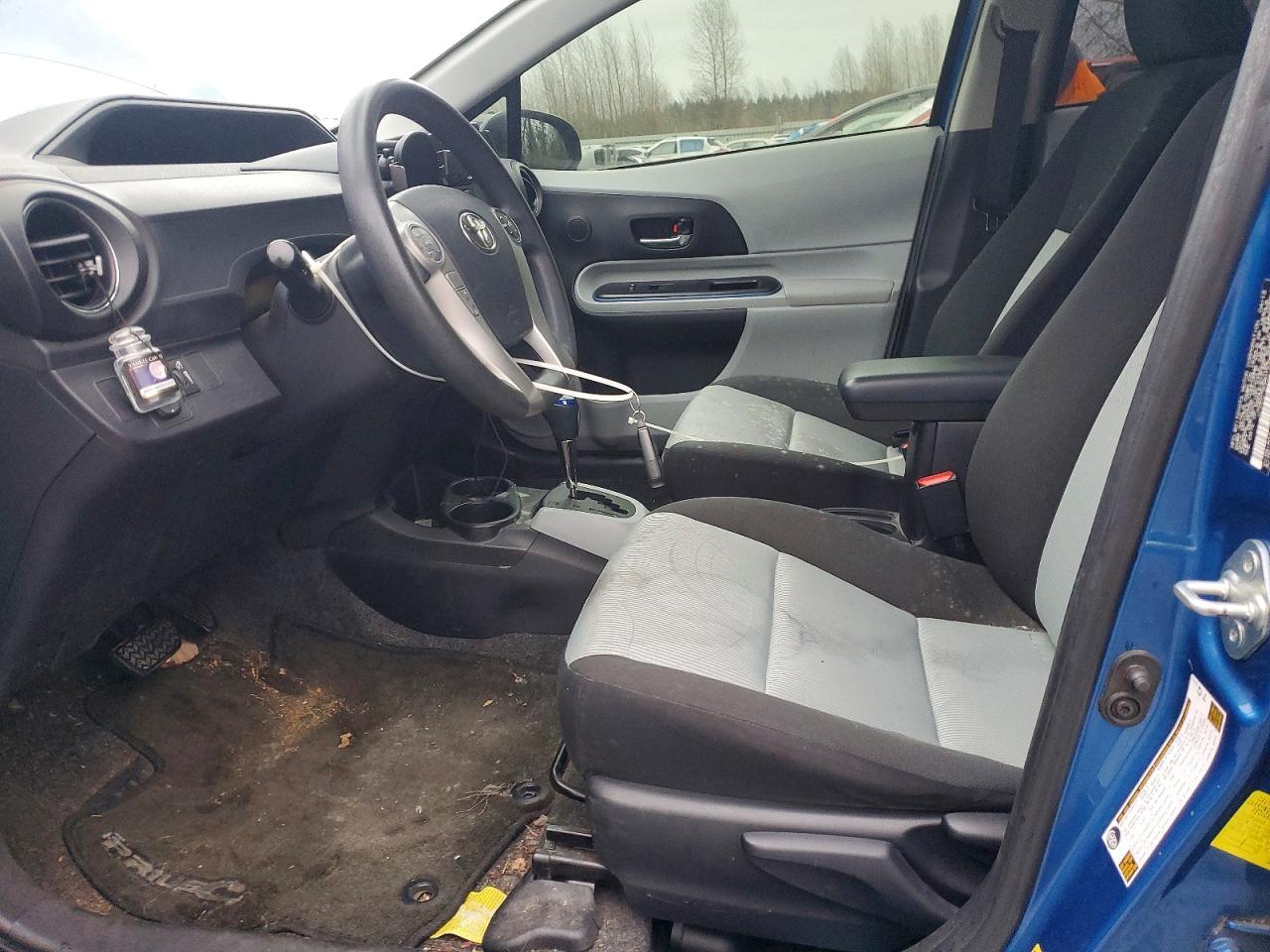2013 TOYOTA Prius c