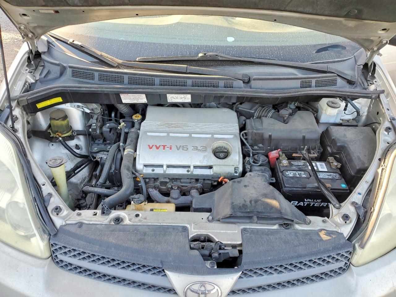 2004 TOYOTA SIENNA
