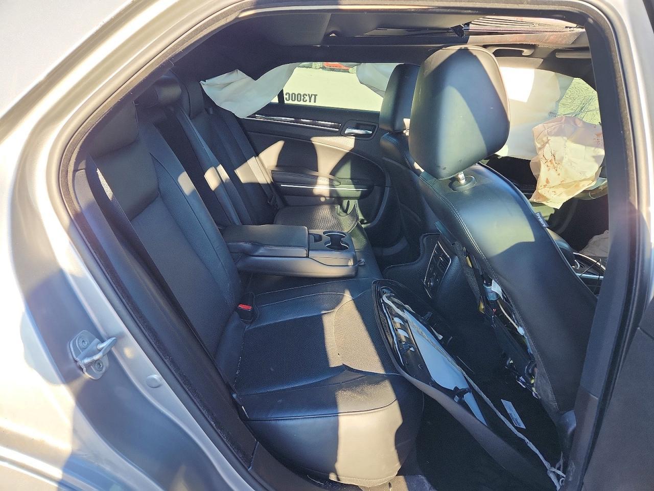 2011 CHRYSLER 300