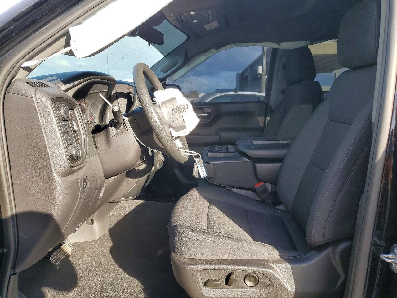 2024 CHEVROLET Silverado