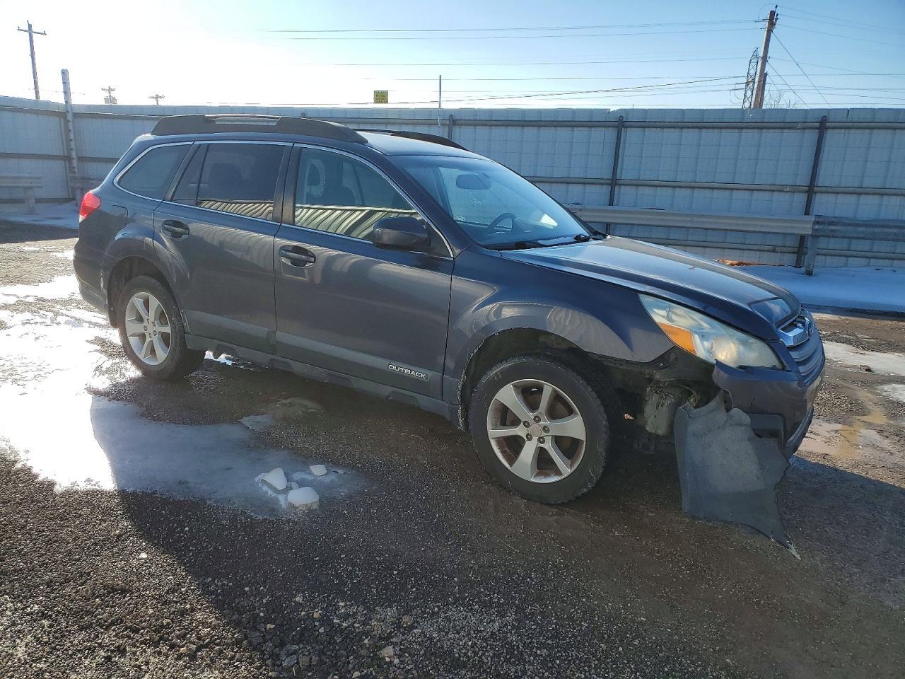 2014 SUBARU Outback