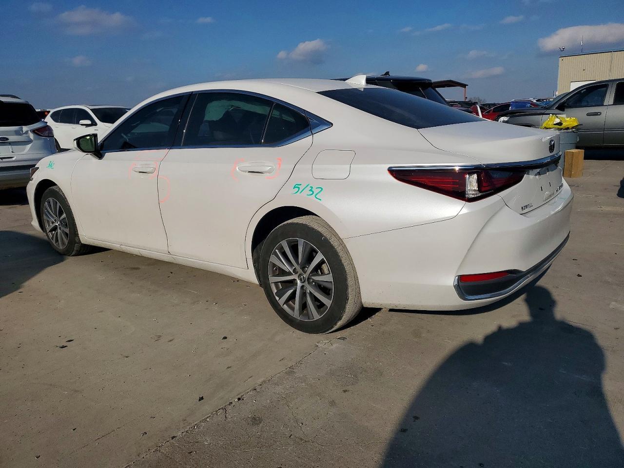 2021 LEXUS ES 250