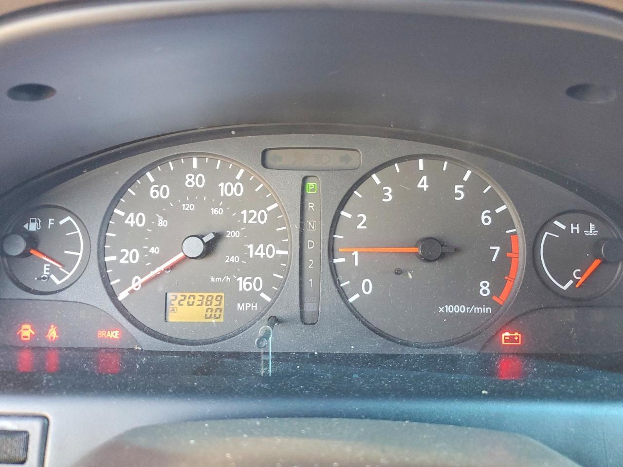 2001 NISSAN Maxima