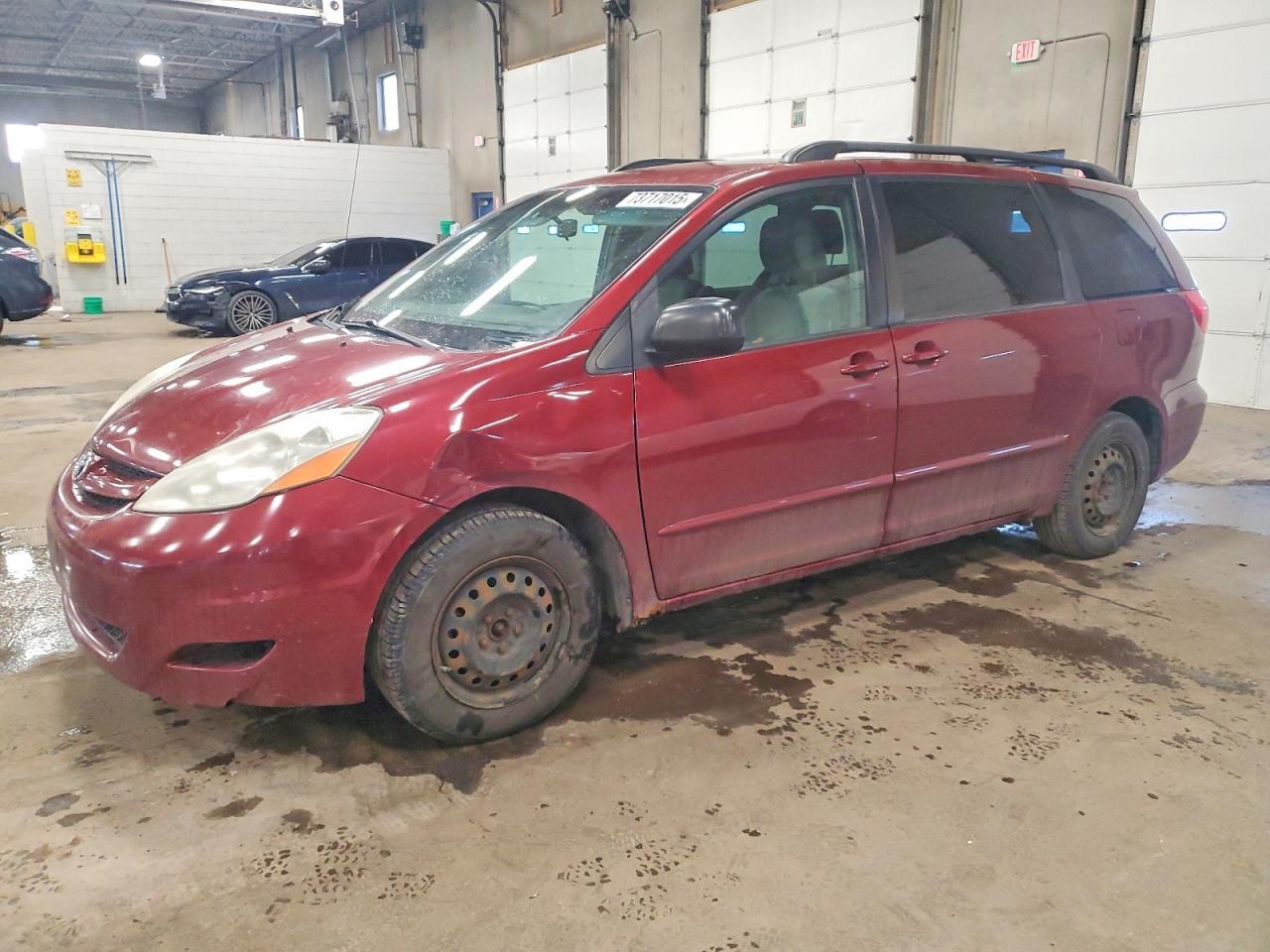 2009 TOYOTA SIENNA