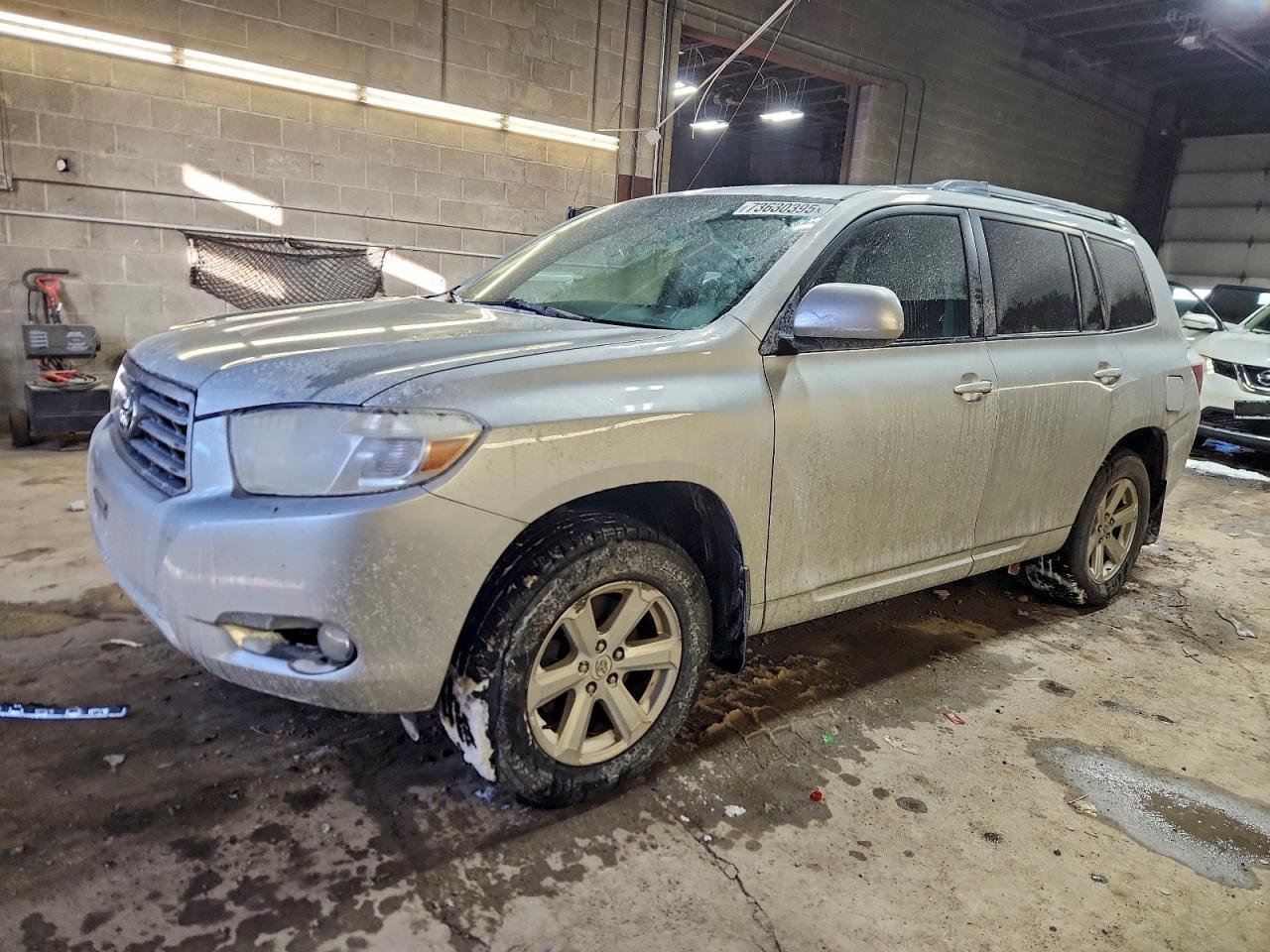 2010 TOYOTA HIGHLANDER