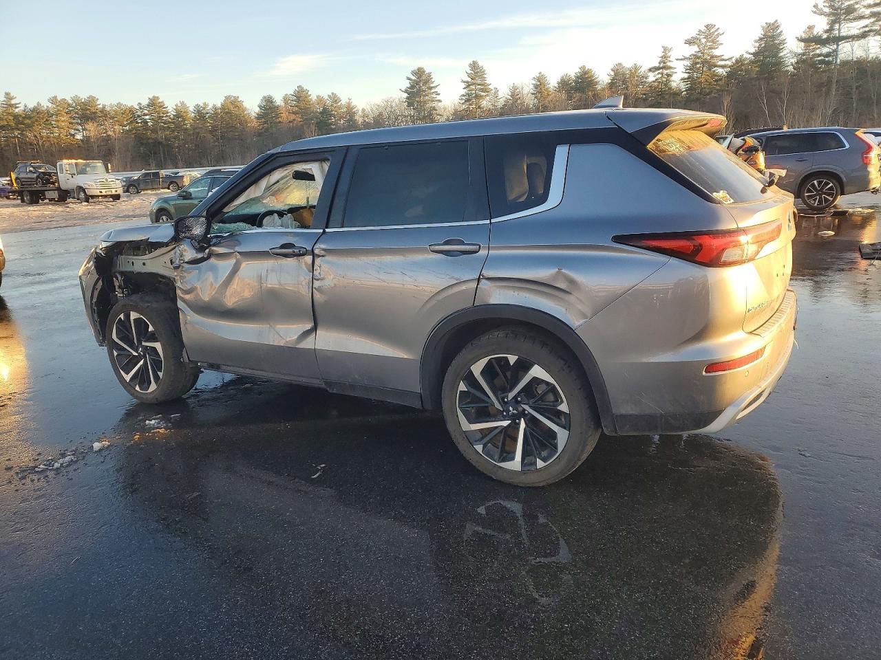 2022 MITSUBISHI outlander