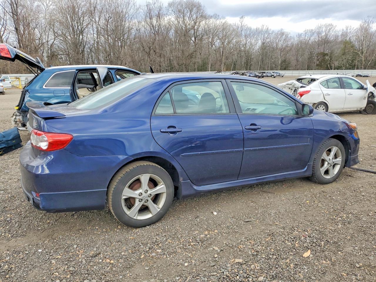 2011 TOYOTA COROLLA