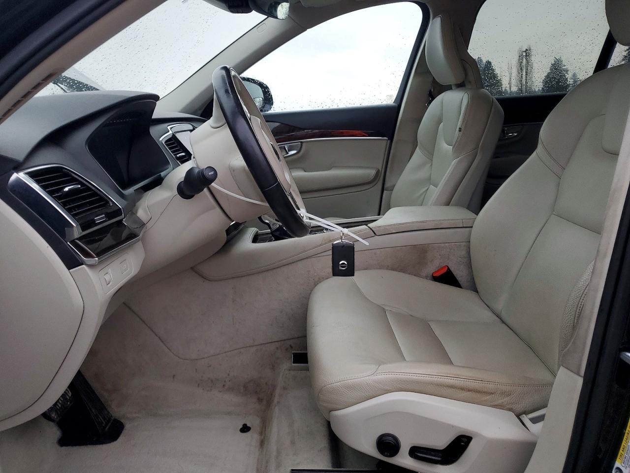 2016 VOLVO XC90