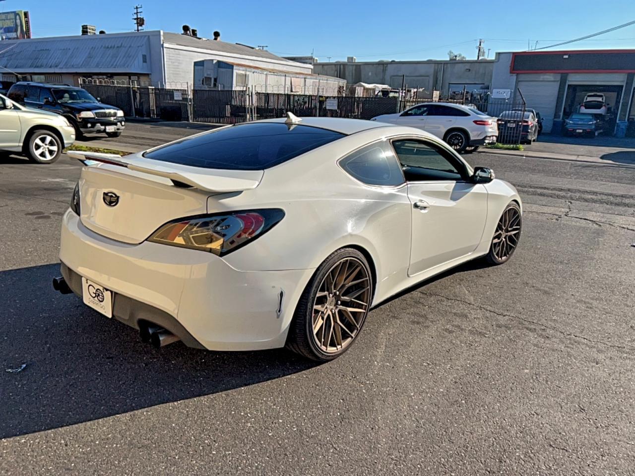 2011 HYUNDAI GENESIS