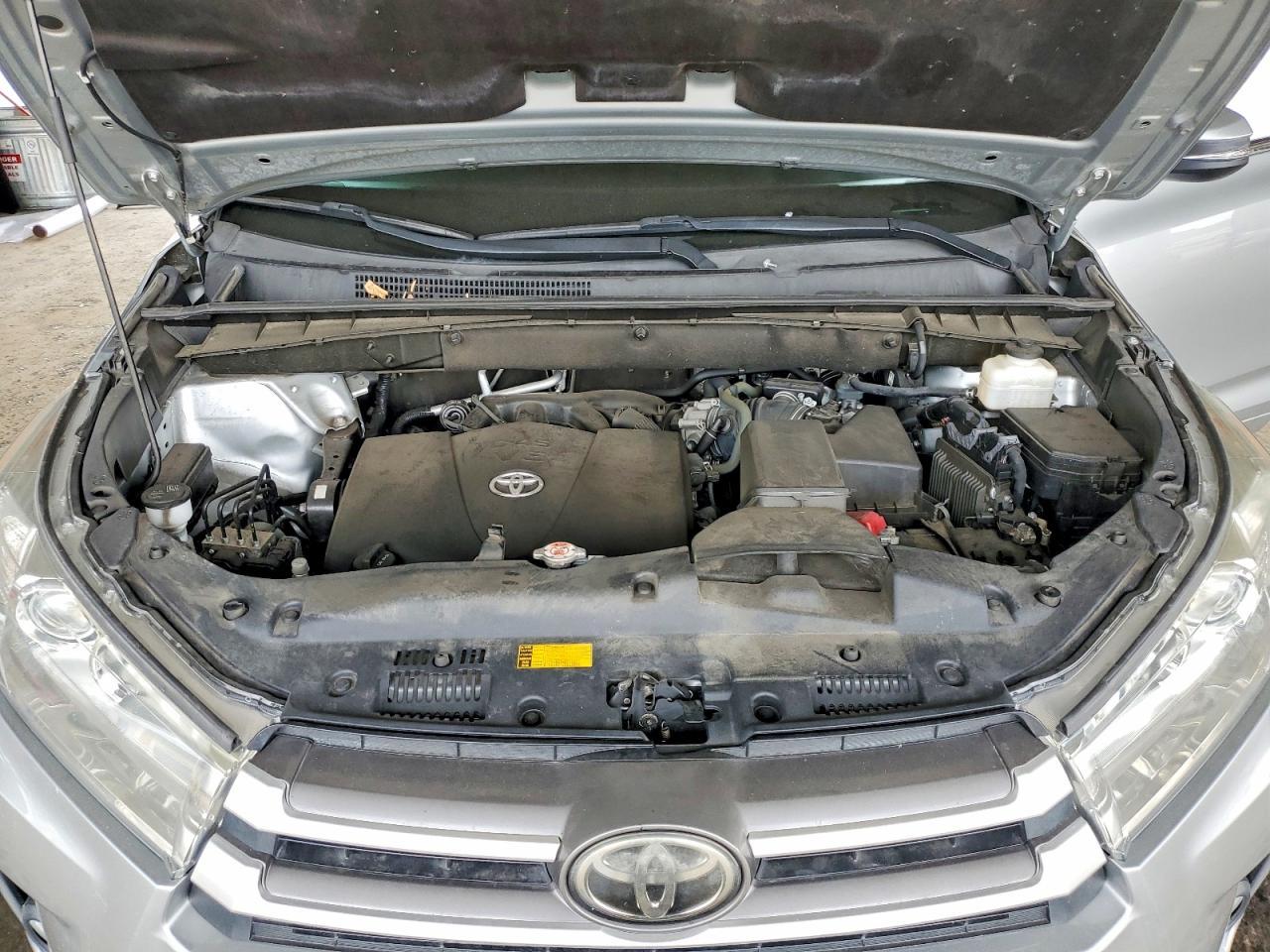 2018 TOYOTA HIGHLANDER