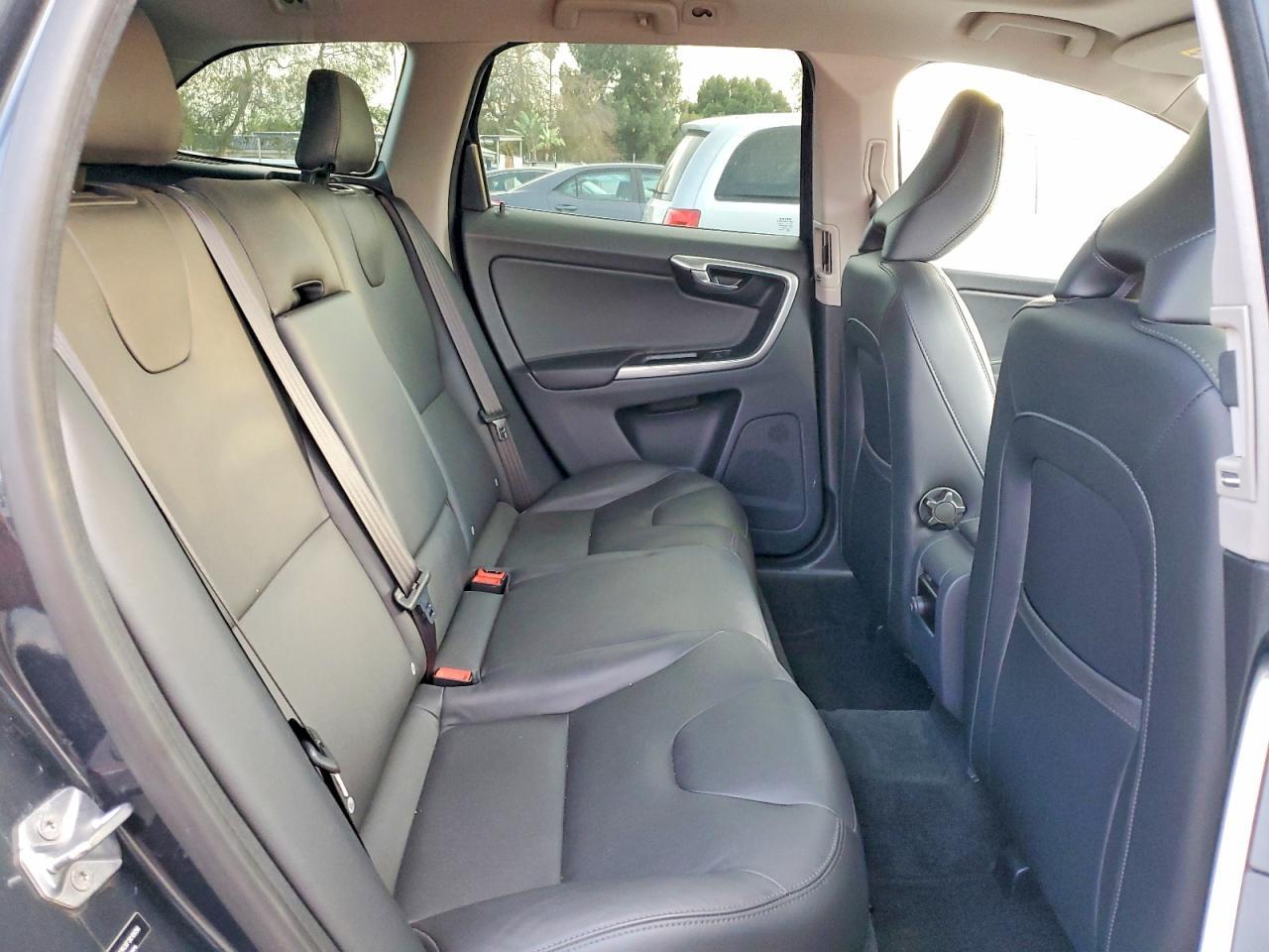 2015 VOLVO XC60