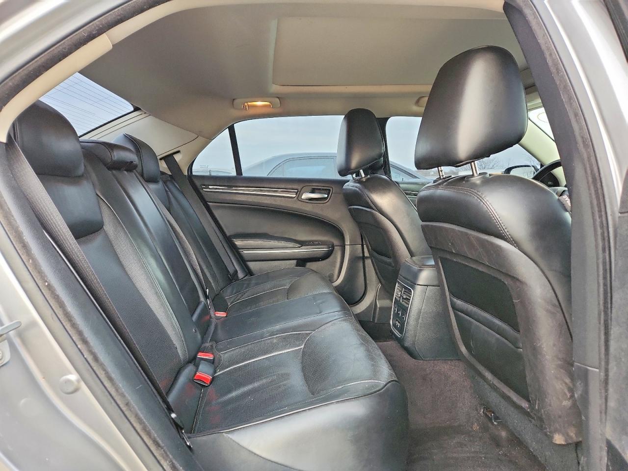 2016 CHRYSLER 300