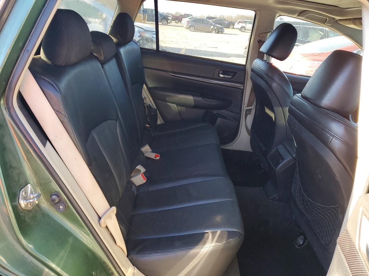 2010 SUBARU Outback