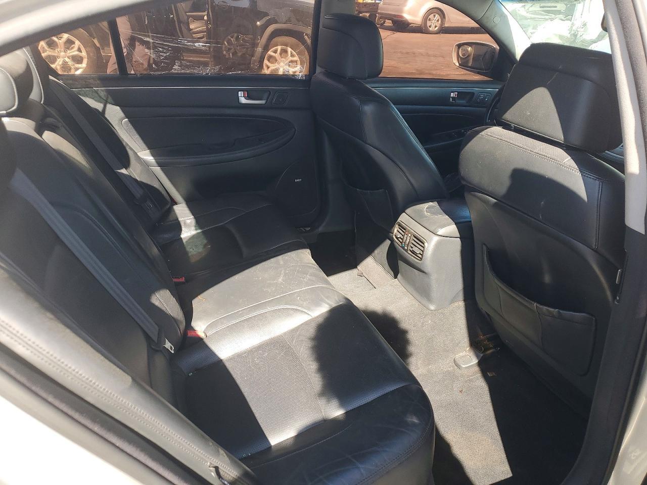 2012 HYUNDAI GENESIS