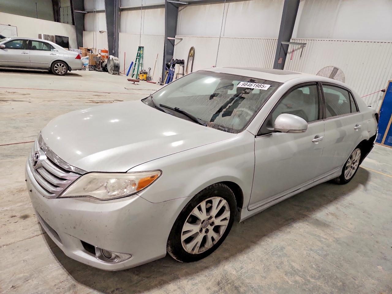 2012 TOYOTA Avalon