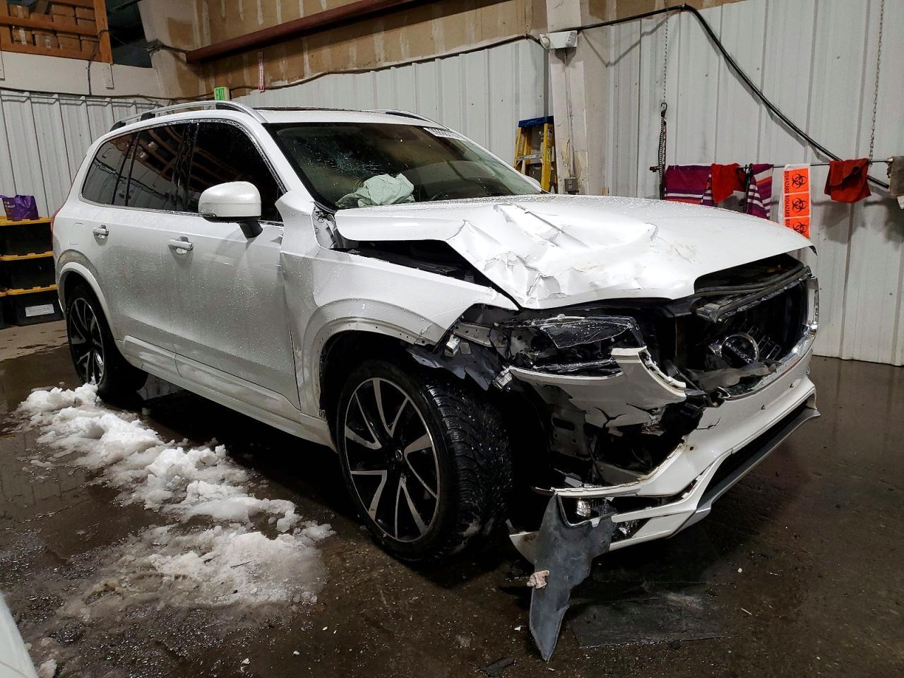 2019 VOLVO XC90