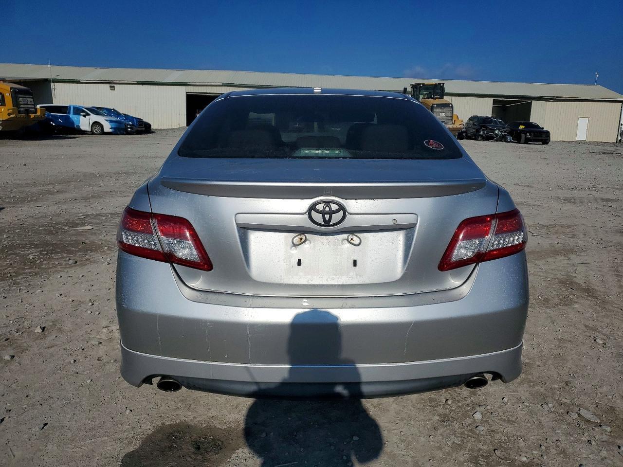 2011 TOYOTA CAMRY