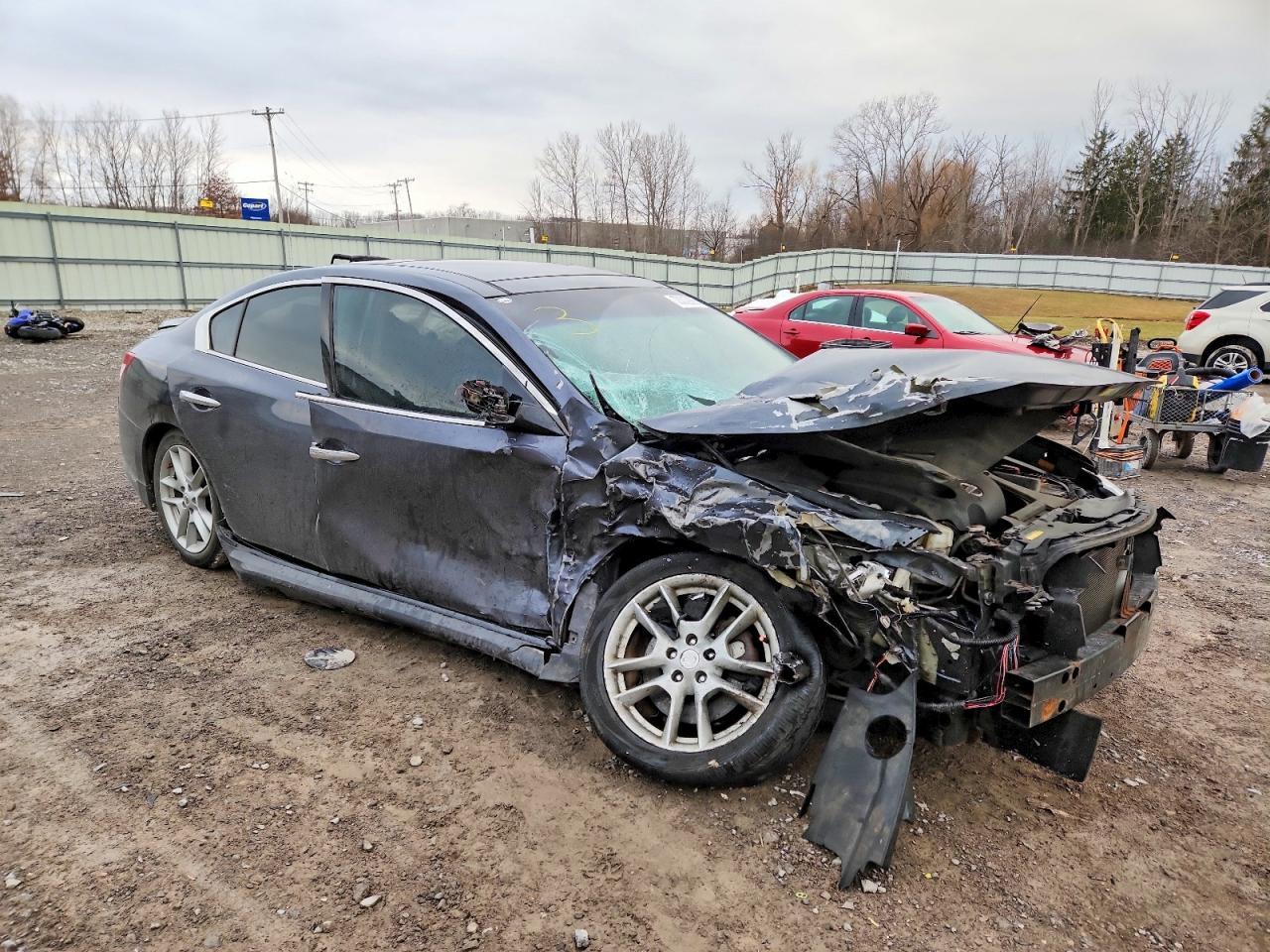 2010 NISSAN Maxima