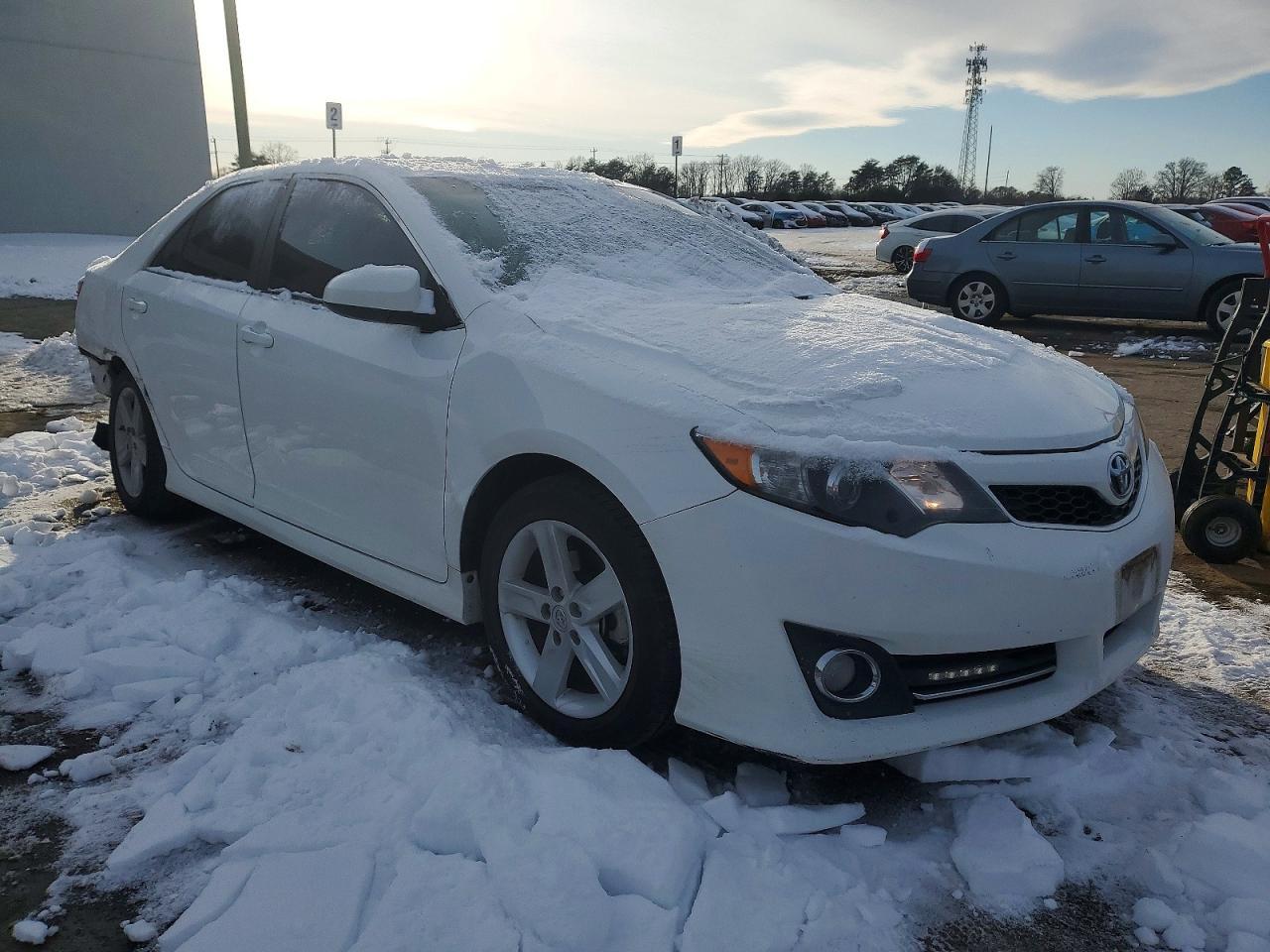 2014 TOYOTA CAMRY
