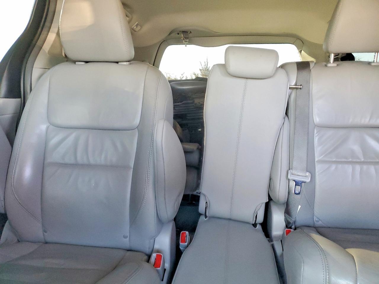 2017 TOYOTA SIENNA