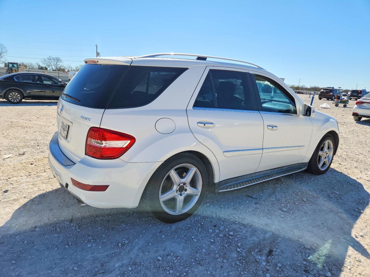 2011 MERCEDES-BENZ ML-Class