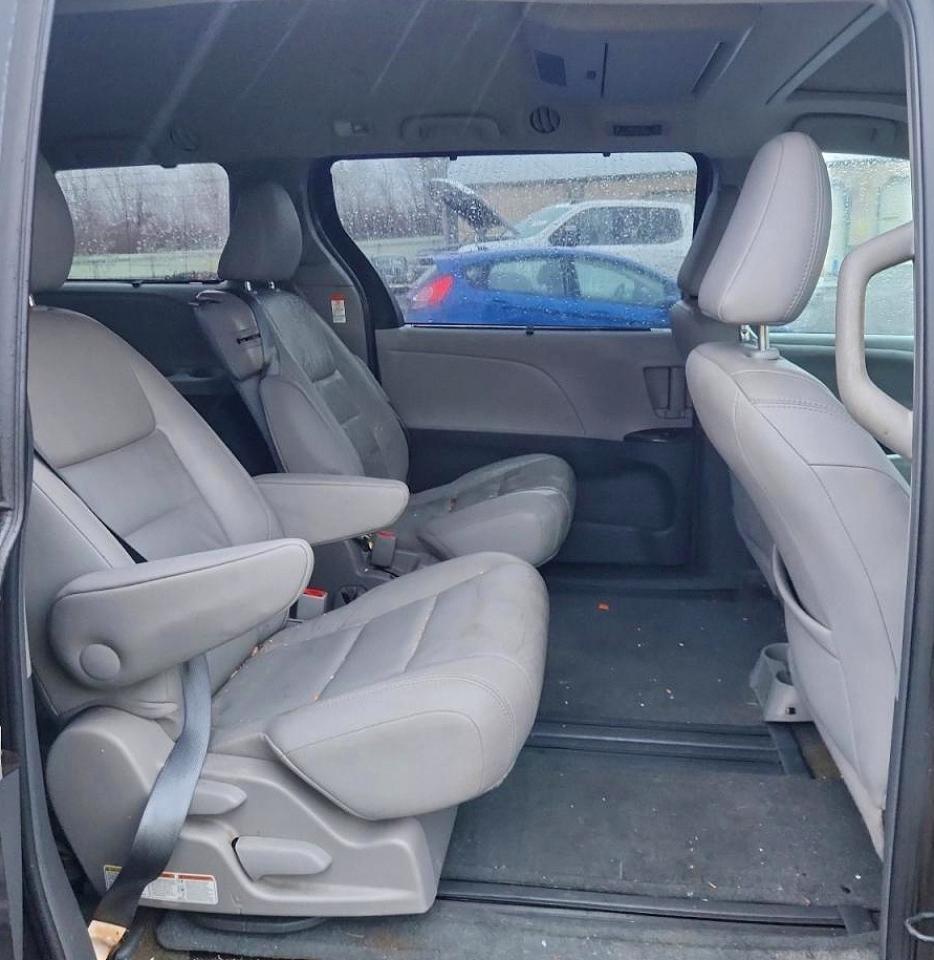 2015 TOYOTA SIENNA