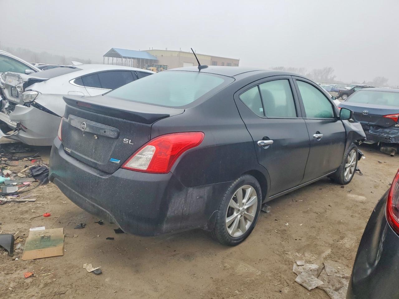2015 NISSAN VERSA