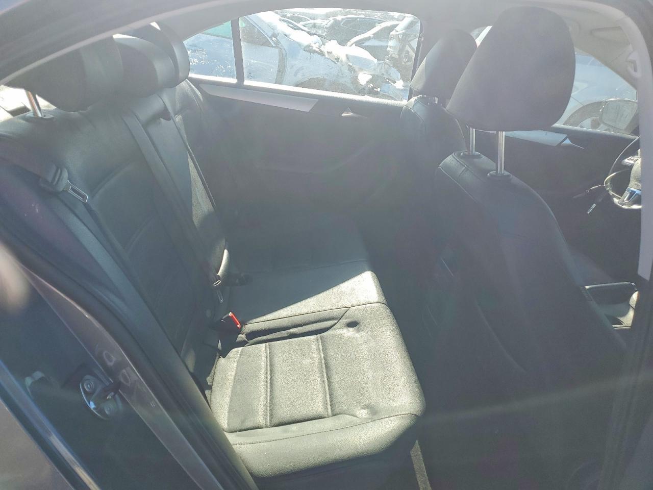 2011 VOLKSWAGEN JETTA