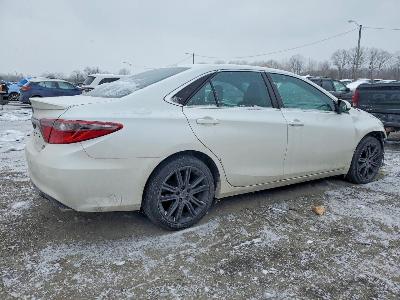 2016 TOYOTA CAMRY