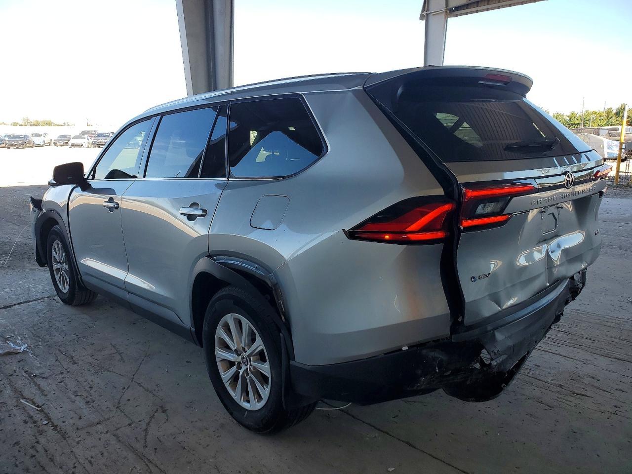 2024 TOYOTA HIGHLANDER