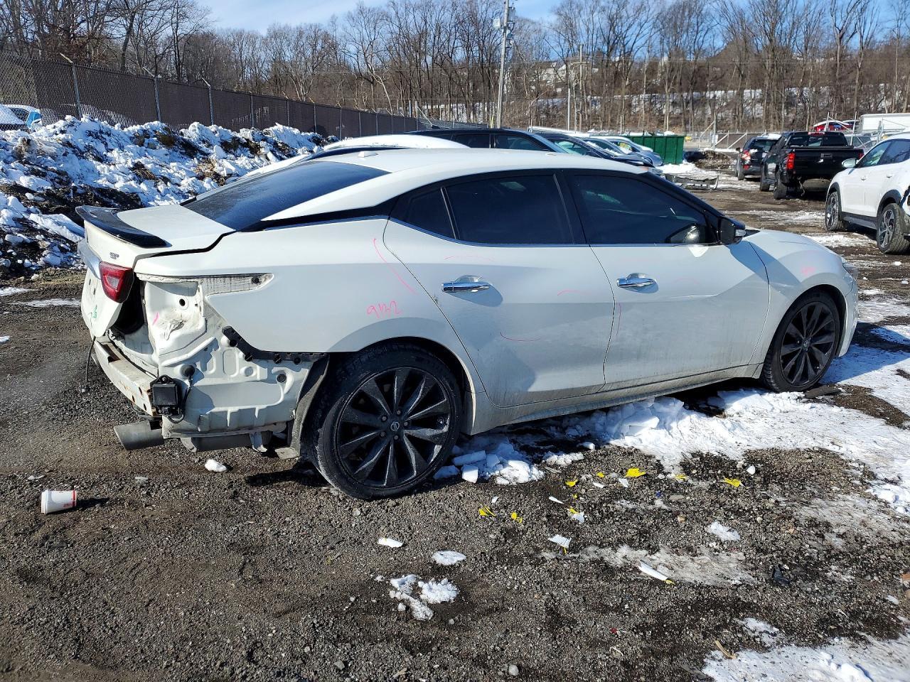 2017 NISSAN Maxima