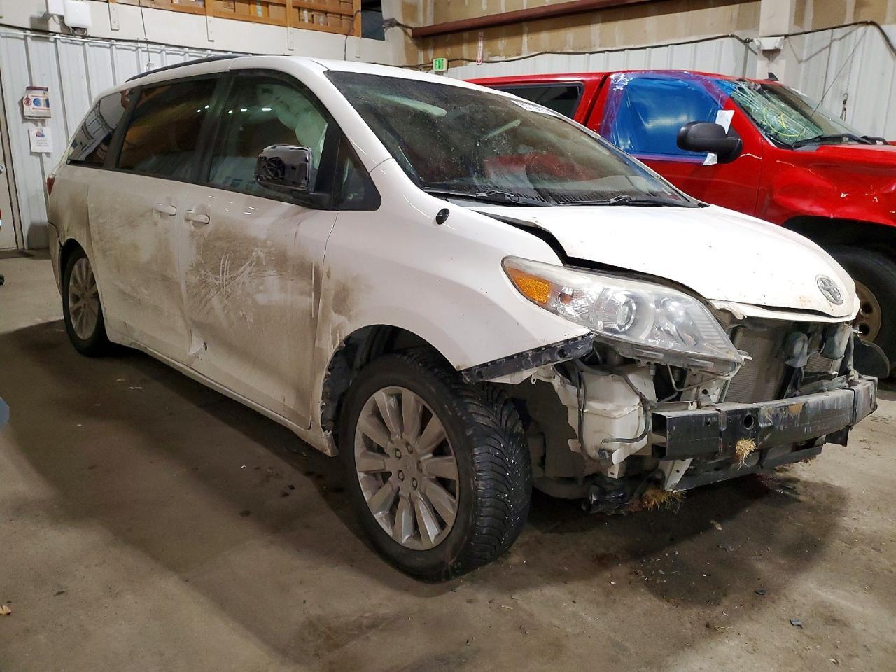 2017 TOYOTA SIENNA