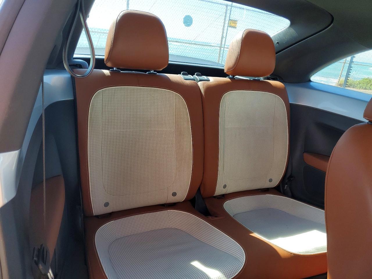 2015 VOLKSWAGEN Beetle