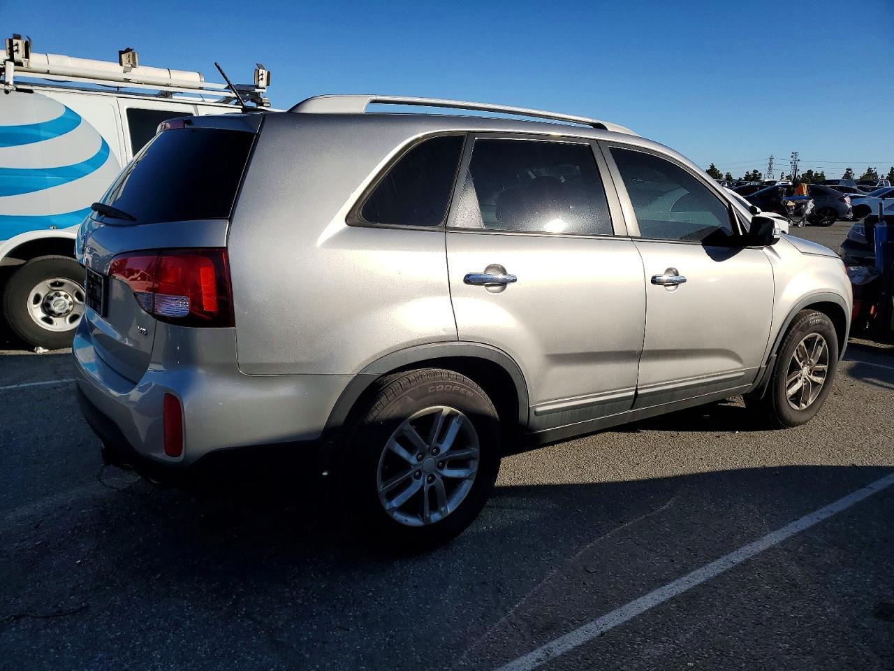 2015 KIA SORENTO