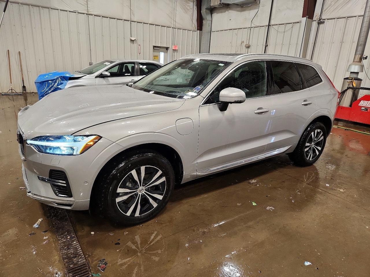 2022 VOLVO XC60