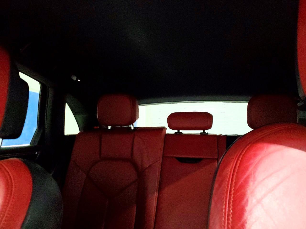 2016 PORSCHE Macan