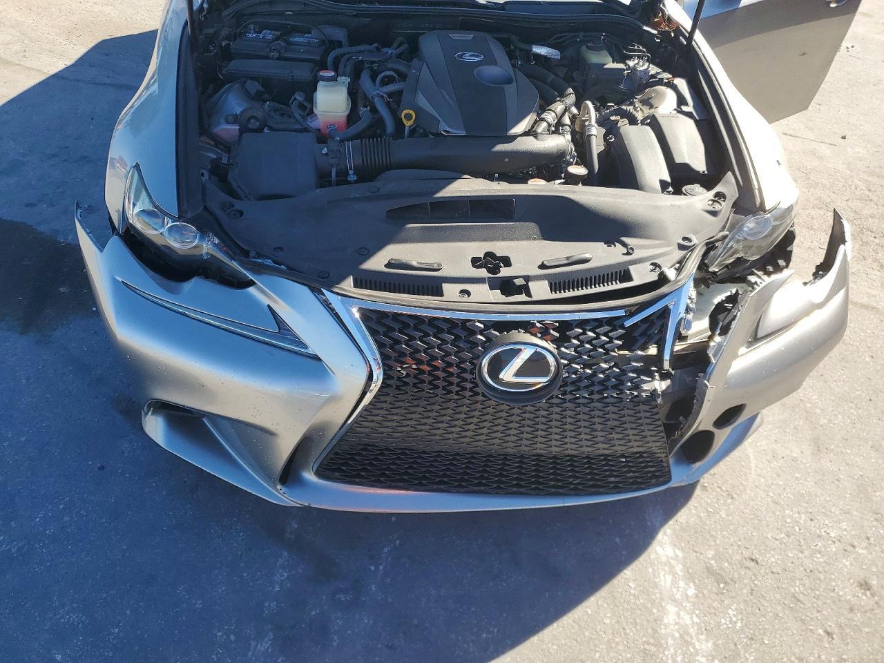 2016 LEXUS IS 200t