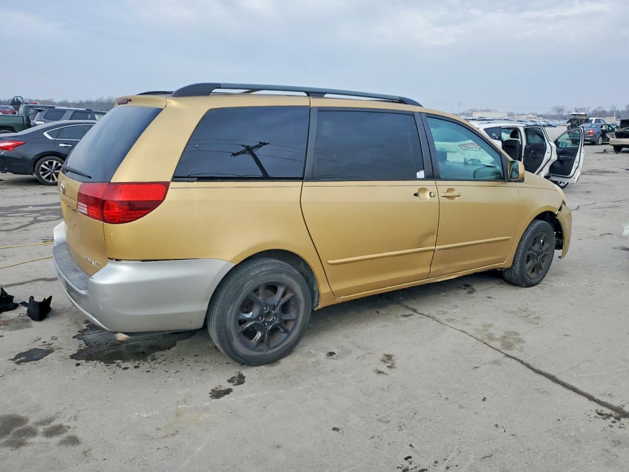 2005 TOYOTA SIENNA