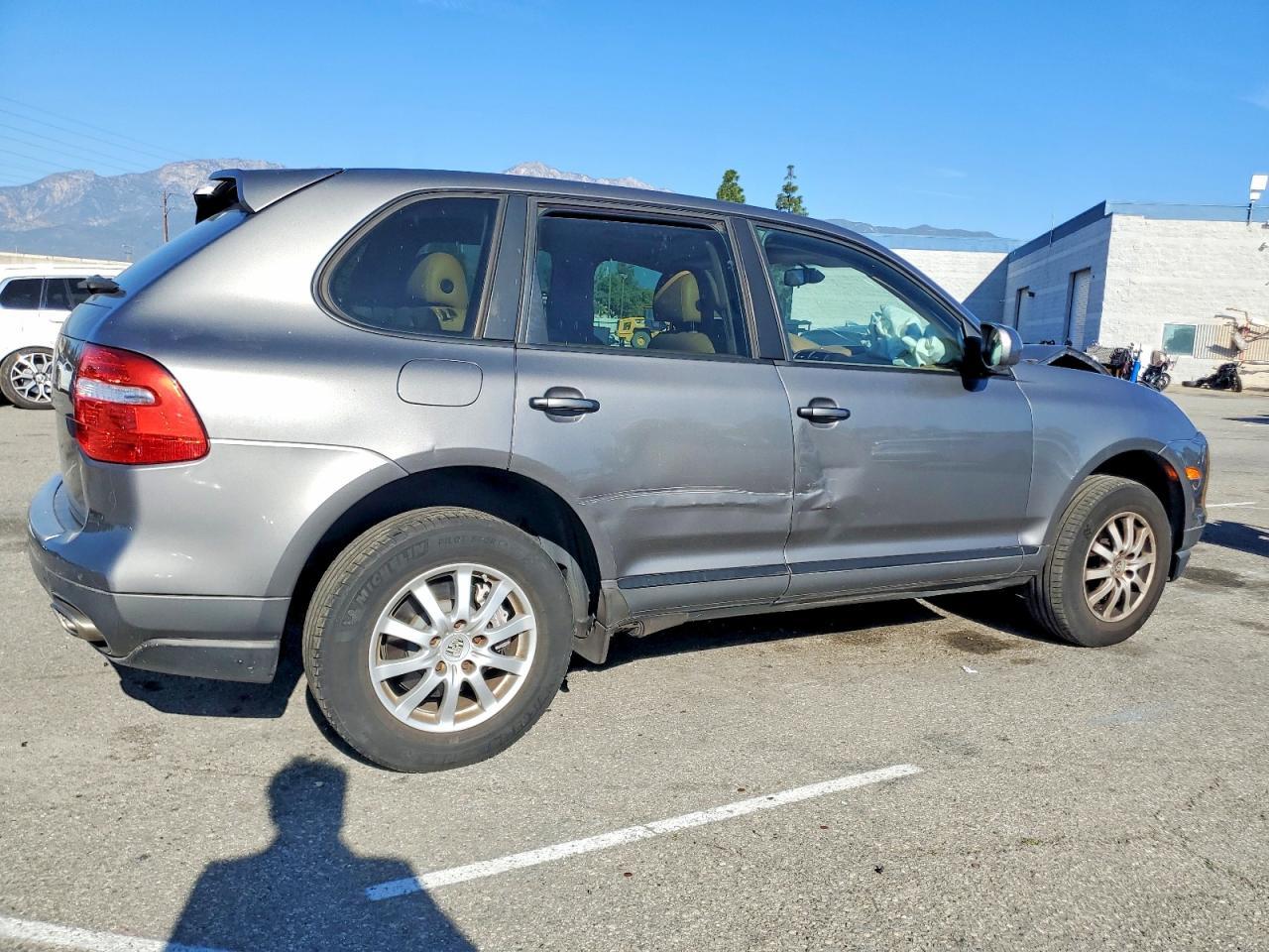 2010 PORSCHE CAYENNE