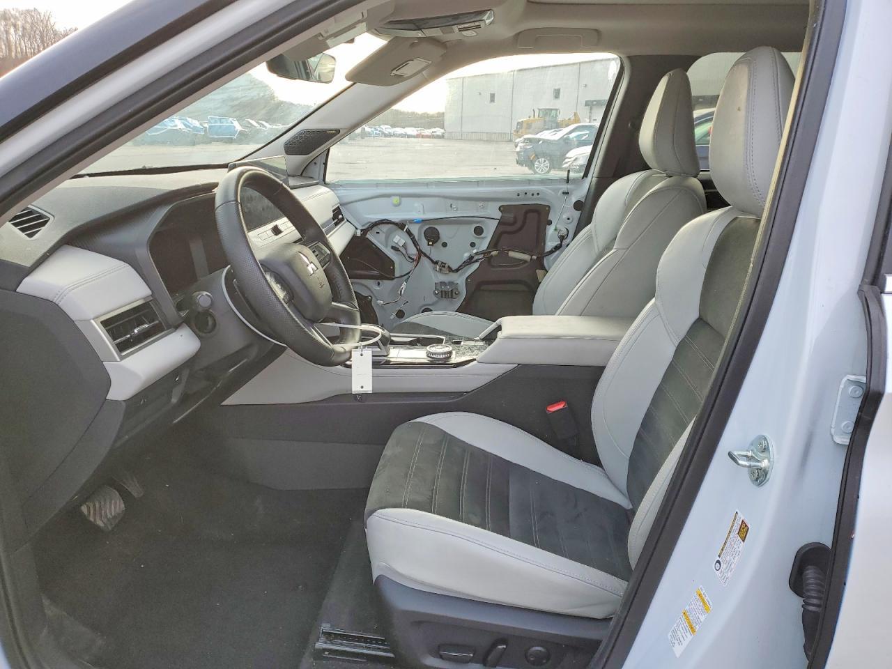 2025 MITSUBISHI outlander
